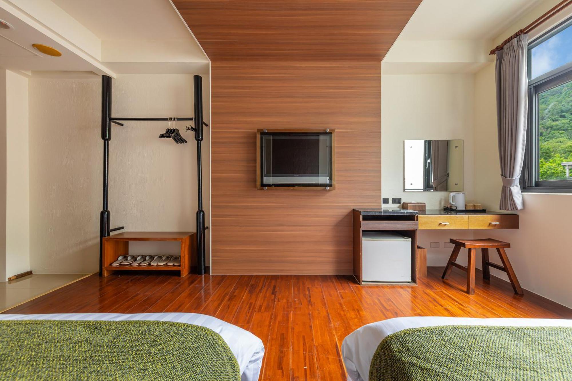 Sun Moon Lake Itathao Vacation Inn With Elevator Yuchi Exterior foto